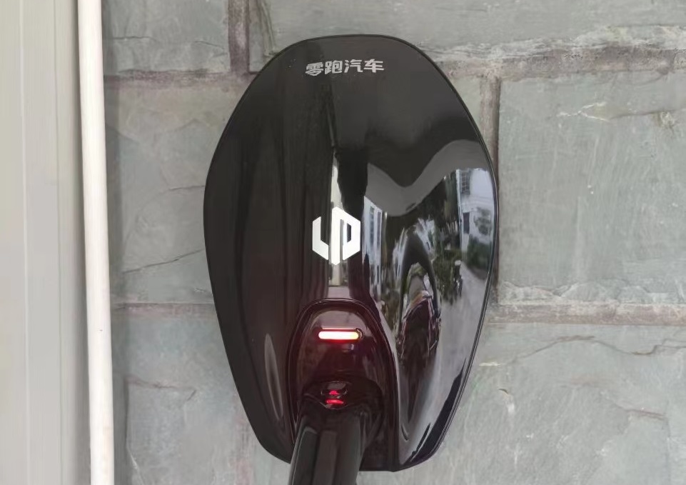 我國建成全球最大電動(dòng)汽車充電網(wǎng)絡(luò)，每5輛車就有2個(gè)充電樁