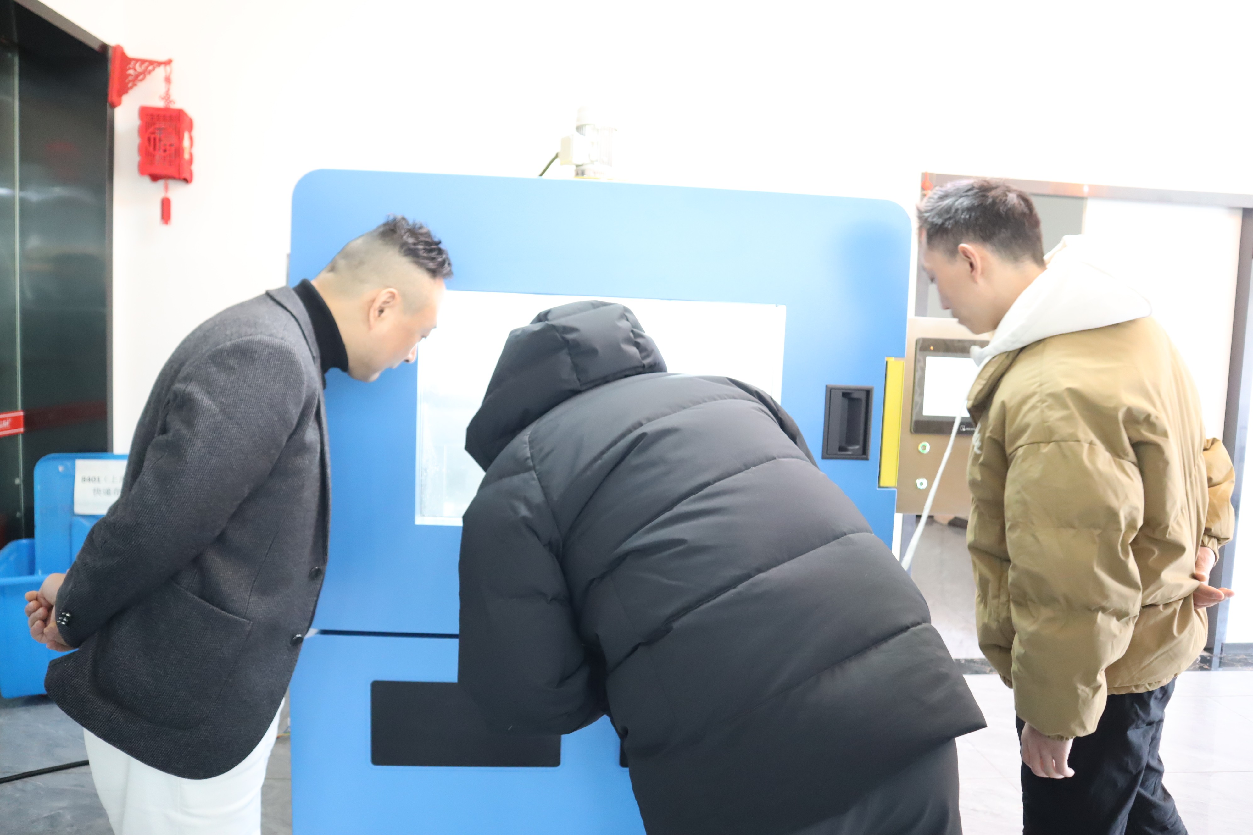 客户到访上海程斯参观考察蒸汽喷射试验机设备